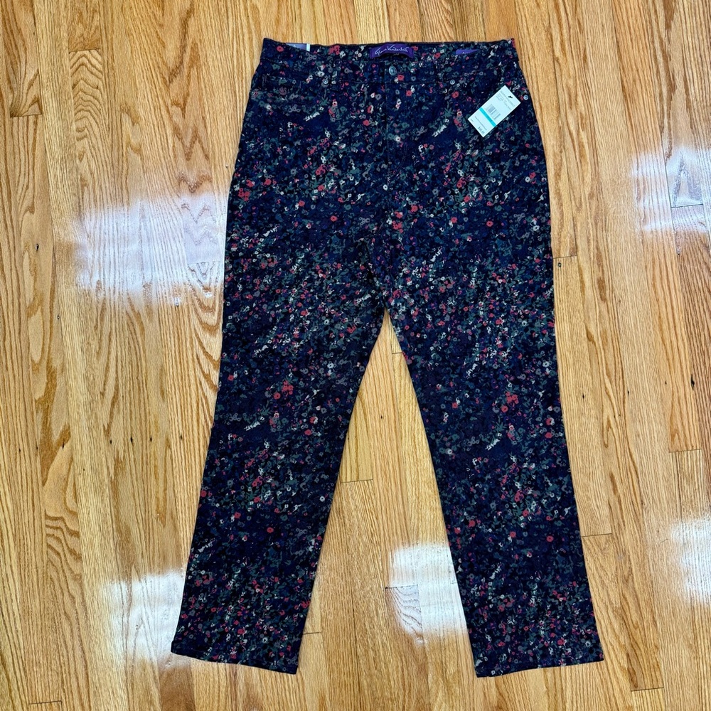 NWT Gloria Vanderbilt Floral Patterned Pants